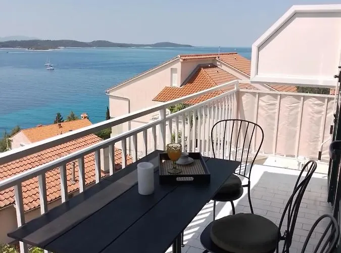 Natasahvar Apartment *